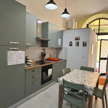 Indipendente Apartment *