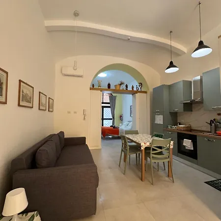 Indipendente Apartment *